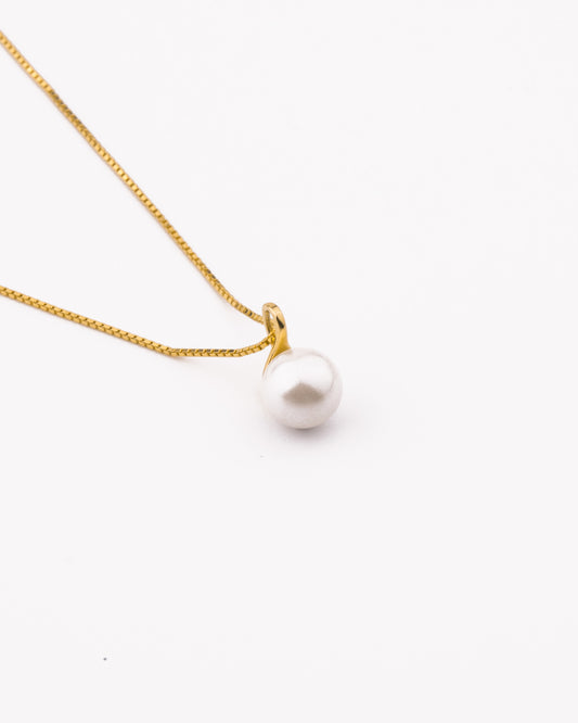 Solitaire Pearl Pendant Necklace