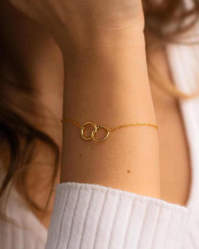 Interlocking Circles Bracelet